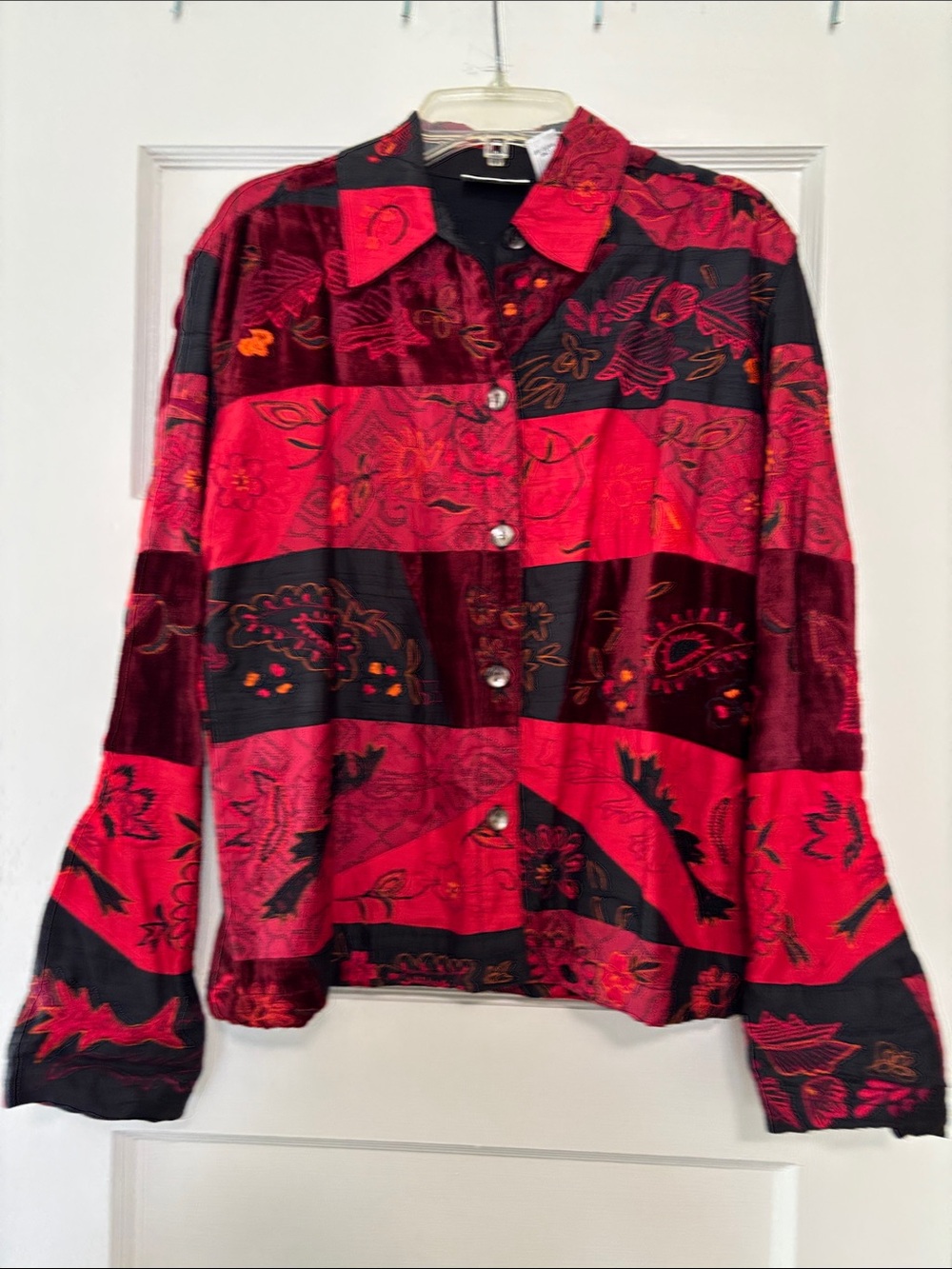 Chico's Design Vintage Embroidered Jacket Blazer Red Black Silk Rayon Size 0